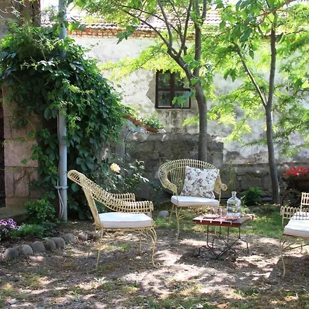 Nar Bed & Breakfast *